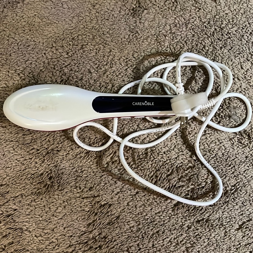 Brush straightener